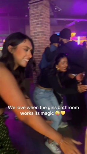 Giddha and Bhangra: Fun Conversations and Competitions