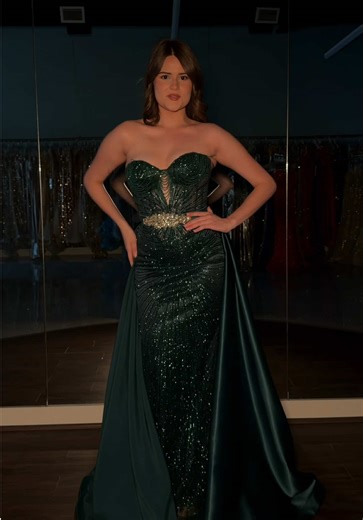 The perfect prom dress for the girl who wants to be the main character ✨ #prom #promdress #promdresses #promnight #prom2026