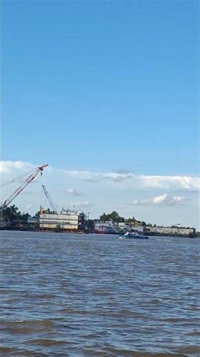 SIMPANGAN 2 SEATRUCK /KAPAL DI MUARA