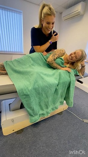 Beth - Sports Therapist - Sheffield on Instagram: "IBF WORLD CHAMPION 👑🌎 Snippet of a session with the Queen B @ebanie_bridges 🫶🏼 Mixture of techniques to ENHANCE her body and firing signals, always working WITH the body and energy capacity. Recovery ✅ Injury prevention ✅ Optimal muscle firing ✅ Improved ROM ✅ Decreased Neuromuscular inhibition ✅ 9th December, San Francisco let’s go 🔥 🥊 Always a pleasure & a laugh when 2 blondes get together 💁🏼‍♀️🫶🏼😂 A few clips we got when we realise