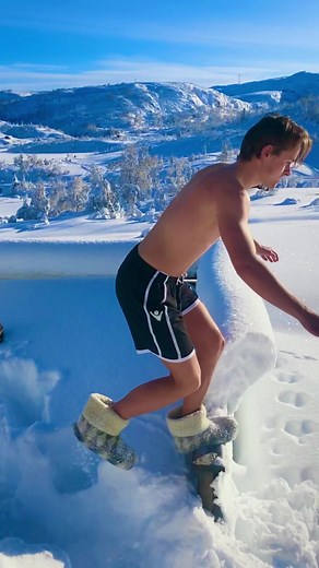 Snow bathing in Norway 🫣❄️ | Spectacular Norway