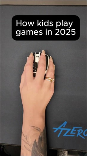How kids play games #azeron #gamingkeypad #azeroncyborg2 #azeronkeypad #cyborg2 #azeroncyborg2