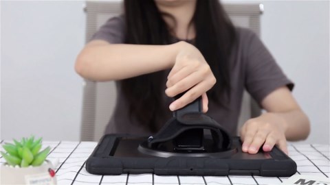 SEYMAC stock Case for iPad Pro 12.9'' 2022/2021/2020/2018 with Screen Protector 360 Rotating Stand Hand Strap, Drop-Proof Case for iPad Pro 12.9''(6th/5th/4th/3rd Generation), Black