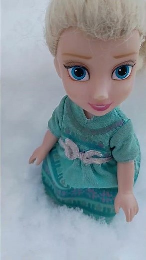 Elsia and Annia Snow Day! - Elsa & Anna Toddlers #frozen
