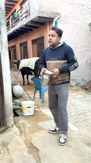 Mukesh Sharma on Instagram: "दूध मैं कितना पानी। #comedy #कॉमेडी"