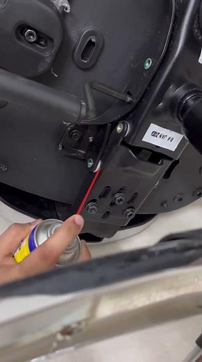 How to fix a squeaky office chair | Chair oiling | office chair fix | how to apply oil on chair