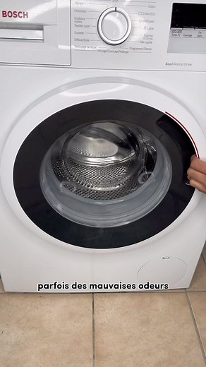 Marouane.Lebbad | Pour éviter les mauvaises odeurs dans la machine à laver il est important de bien nettoyer le joint mais également le filtre 😊 #cleaning... | Instagram