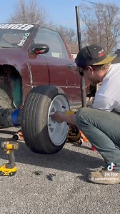 වාහනේට අලුතෙන් alloy wheel set එකක් දැම්මාම අපේ අම්මට එක පේන විදිය ...