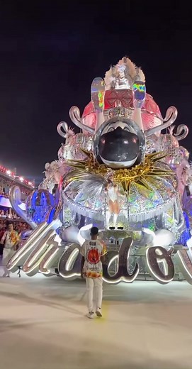 carnival_air su TikTok