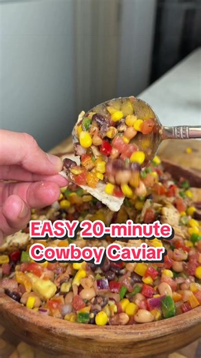SAVE THIS ‼️ Cowboy Caviar With Chicken PERFECT For Meal Prep and Weight Loss 😍 (recipe 👇🏽) Announcements: ✅ Want over 180 healthy high protein recipes with macros⁉️ Check out my digital cookbooks!😊 ✅ Digital Cookbooks on my website! (Check’em out macros included!) ✅ MY New seasonings out now! 👀 @SpiceX Macros per serving (x5): 479 Calories | 51g P | 30g C | 17g F For the chicken: 2lb chicken breast boneless skinless🐓 2 tbsp SpiceX Daily Blend 🧄 2 tbsp SpiceX Oh’ Cajun 🌶️ 2 tbsp olive oi