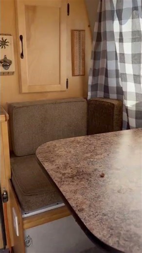 Interior Scamp Deluxe 13