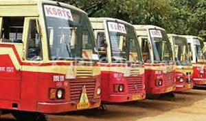 KSRTC Bus Driver Caught Repairing Mobile Phone While Driving