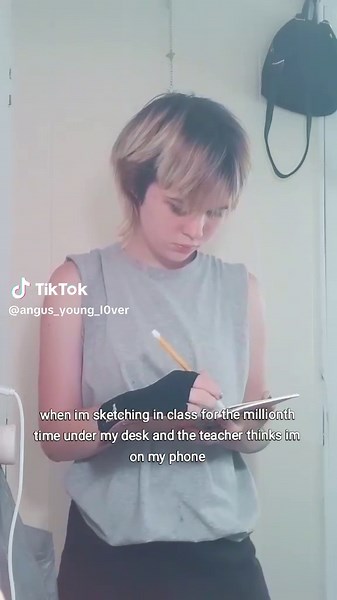 Sketching in Class: The Art of Distraction