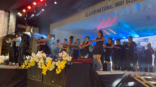 ✨🌟 𝐀 𝐒𝐩𝐞𝐜𝐢𝐚𝐥 𝐏𝐞𝐫𝐟𝐨𝐫𝐦𝐚𝐧𝐜𝐞 𝐭𝐨 𝐑𝐞𝐦𝐞𝐦𝐛𝐞𝐫 🌟✨ All the way from the heart — a standout performance by our 𝐒𝐢𝐥𝐯𝐞𝐫 𝐉𝐮𝐛𝐢𝐥𝐚𝐫𝐢𝐚𝐧, 𝐂𝐍𝐇𝐒 𝐁𝐚𝐭𝐜𝐡 𝟐𝟎𝟎𝟎! Thank you for sharing your talent, energy, and passion as you celebrated 𝟐𝟓 𝒚𝒆𝒂𝒓𝒔 𝒐𝒇 𝒍𝒆𝒈𝒂𝒄𝒚 𝒂𝒏𝒅 𝒑𝒓𝒊𝒅𝒆 with the entire CNHS family. 💚💛 #CNHSBatch2000 #SilverJubilarian #45thGrandAlumniHomecoming #CNHSAlumni | Claver National High School Alumni Association