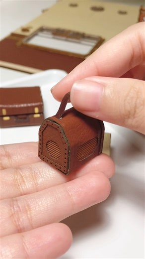 34K views · 619 reactions | Part 2 - ByAnavrin 1940's Train Cabin DIY Book Nook✨犯 #diy #booknook #toy #activity #train #traincabin #miniature #mini #fyp #art #crafting #byanavrin | Miniforyou_ | Facebook