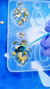 1.9K reactions · 162 shares | Beautiful monstera drop earrings made with uv resin. Resin: @jdiction_officials Pigments: @meyspring | Resinista | Facebook