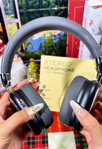 Noise? Gone. Music? INSANE.🔥 This headset might be the best thing I’ve bought all year. 🎧💥 #WirelessWin#TikTokMadeMeBuyIt#noisecancelling #unboxing #noisecancelling