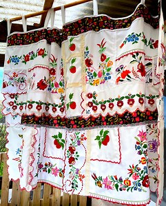 Vintage Hungarian Embroidery Curtain: Floral Kalocsa Pattern, Farmhouse Decor - Etsy