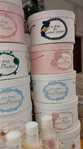 Livram 5 zile pe săptămână 🦋 #botez Pentru comenzile plasate pe site avem ca termen de livrare: 🦋 1-2 zile lucrătoare pentru produsele fără personalizări(hăinuțe, lumânări, trusouri fără personalizare nume) 🦋 3-5 zile lucrătoare pentru produsele cu personalizări(lumânări, trusouri cu personalizare nume) | Botez cu Andreeatex