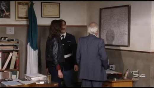 GabrielGarko_FanClub on Instagram: "🎬 L'Onore e il Rispetto-Ultimo capitolo "Voi sapete chi sono?" Tonio Fortebracci. Chi ricorda questo momento? #gabriegarko #serietv #actor #scenes #films"