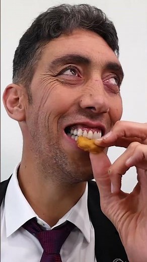 WORLD'S TALLEST MAN!