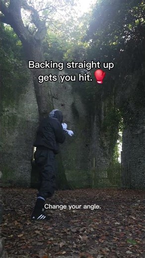 Backing straight up gets you hit.🥊