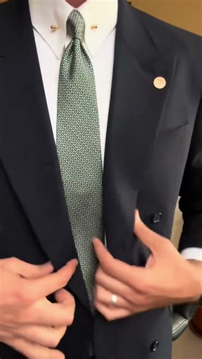 How to Wear a Tie Bar & Collar Bar: The ULTIMATE Guide to Shirt Collar Styling