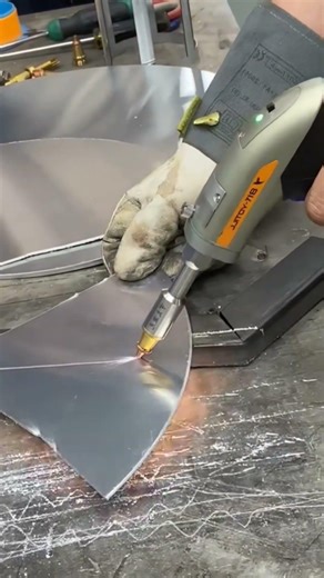 Laser welding of aluminum sheet cutting effect demonstration#LaserWelding #LaserCutting#HandheldWeld