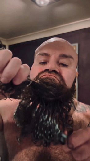 Fellas Tap In 🗣️Let us find out the beard gang is taking over the curly game! We have NEVER seen our viral Define Styling Brush being used to define a beard. We are totally here for it! 🙋🏽‍♀️🙋🏽‍♀️📸: @marciagibsons #bouncecurl #brush #beard #curls #definition | Bounce Curl