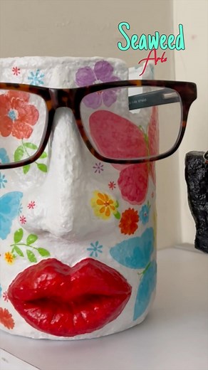 1.6M views · 24K reactions | #portagafas #papelmache #plastico #reciclar #reutilizar #Ideas #reelsfbシ#gafas #lentes #anteojos #escultura #plasticoreciclado #papel | Seaweed Arte | Facebook