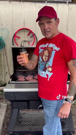 Delicious Smash Burgers on the Smokestone 600 with Ralph the Baker