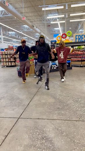 WALMART VIBES (S John Young Pkwy, Orlando, FL) 🔥🌟 Linked Up With A Couple Of Friends 🙌🏾 TAG WHO YOU SEE! #fyp #swisher3x #vibes | Swisher3x