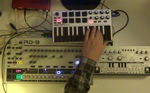 Behringer RD9鼓机 TD3合成器玩Classic Acid Trance