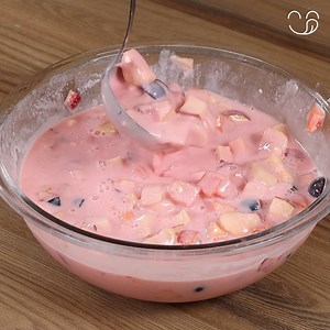 Prepara esta ensalada de frutas para niños, es fácil y rápida de hacer. | SuperGustoso