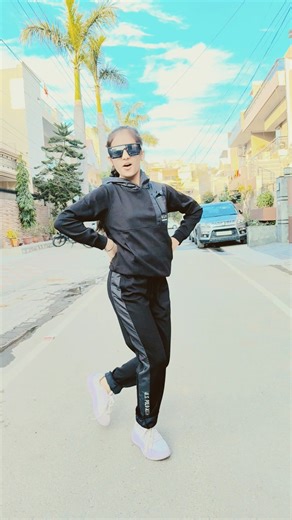 ⭐ “Icecream Khaungi 🍦 | Cute Girl Dance | Deleena Viral Dance Cover 💛✨”