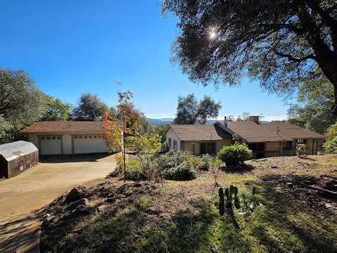 Charming SINGLE STORY HUD Home with PASTORAL and FOOTHILL VIEWS!