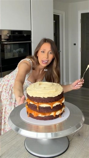 Making a birthday cake for my sister 🎂 #baking #food #shorts #birthdaycake