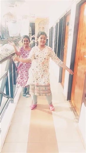 Chammak Challo Dance by Rithika and Shreyansi. Video Shoot by Aritrika Majumder. #shorts #youtube