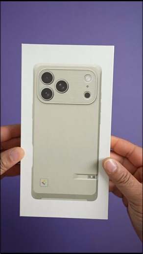 Tee D. on Instagram: "iPhone 17 Pro Max Spigen Classic LS (Macintosh 128K Inspired!) #spigen"