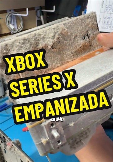 Siempre insisitiremos en lo mismo: un mantenimiento preventivo hoy puede salvar tu equipo de una reparación mañana. Cuando hay tanto polvo acumulado en una consola, computadora o laptop, el aire no puede circular adecuadamente, y esto provoca sobrecalentamiento en el equipo, provocando aumentos de temperatura durante largas jornadas, provocando un estrés térmico qué, finalmente, llega a dañar a nuestros equipos. Si bien, muchos piensan que un mantenimiento no es nada del otro mundo, sabemos que 