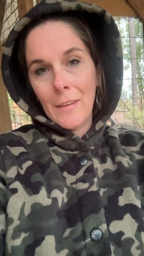 I forgot to mention tape worms! If your chickens have ever had tapeworms I’ll bet it’s because they ate an infected mouse 🫣🤢🐁 | Mojo Homestead FL Official