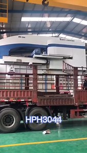 精品二手亚威数控转塔冲床HPH3044,2017年8月生产，全新未用，接受预定