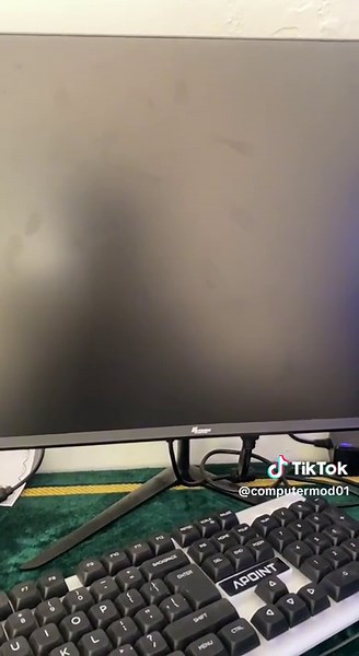 Why pc😭#viral #pc #pcgaming #computer #help