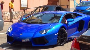Blue Lamborghini Aventador with V12 sound