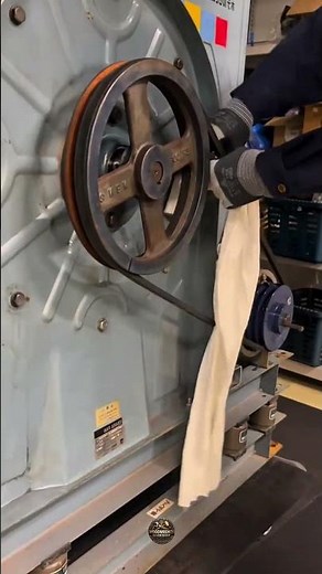 Cleaning a Spinning Pulley Like a Pro! ⚙️