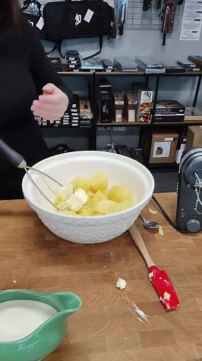 1.4K views | For our grand finale, Mash-terpiece Theater goes extra. Extra cheesy, extra cozy, extra irresistible. Hand-mashed potatoes loaded with melty cheese — it’s the side dish that steals the whole show. #thanksgiving #comfortfood #foodielife #holidaycooking #sidedish #thanksgivingfood | Chef's Corner Store | Facebook