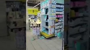 Looting in gauteng malls SouthAfrica