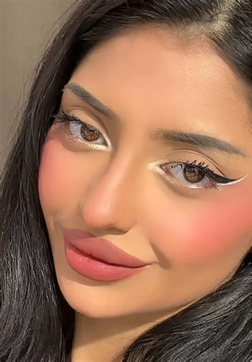 Enhance Your Look with White Eyeliner Tutorial