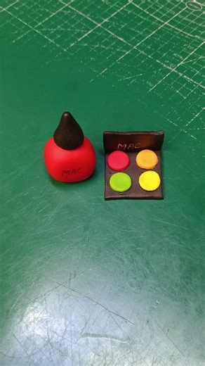 How to make fondant makeup kit easy way / makeup cake / cake topper . . Hi this is a fondant lipstick making tutorial . . #eyeshadow #fondant #cake #toppers #makeup #eyebrows #makeupkit #makeuptutorial #makeupcake #caketopper #fondantcake #ajay_kumar0321 Ajåy Kumar | Ajåy Kumar