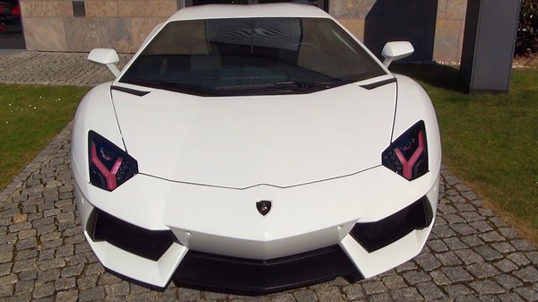 Lamborghini Aventador LP 700-4 | Detailed Presentation of a V12 Masterpiece
